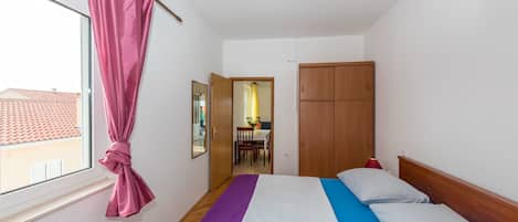 熨斗/熨衣板、免费 WiFi、床单