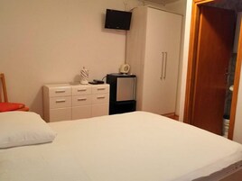 Room (S1) | Free WiFi