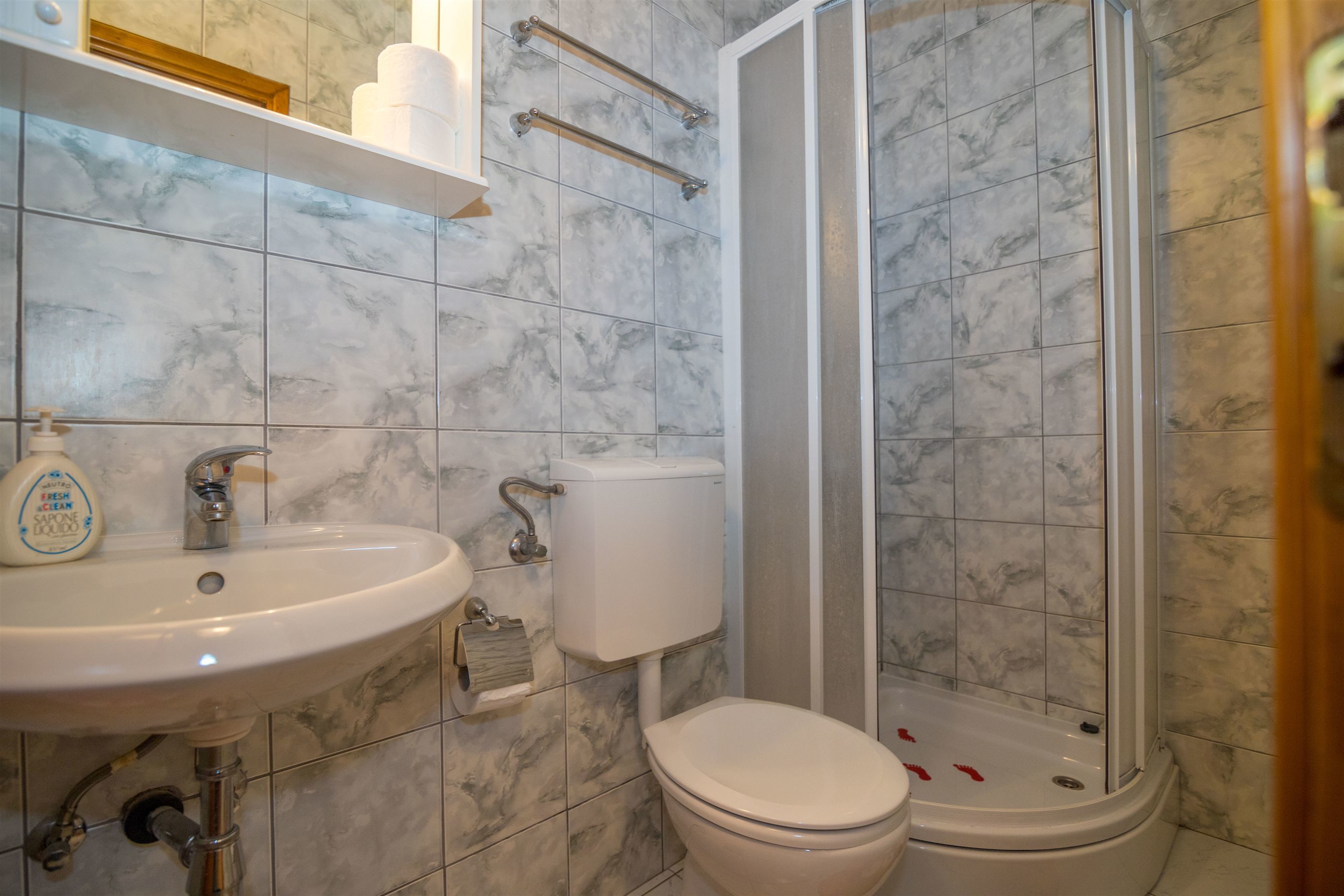 Room (S1) | Bathroom | Shower
