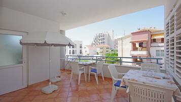 Apartment (A4) | Balcony