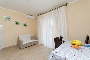 Apartment (A2) | Living room