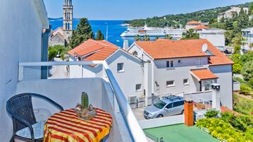 Apartment (A3) | Balcony