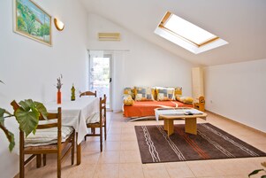 Apartment (A3) | Living room | TV