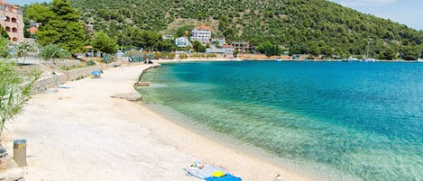 Una playa cerca