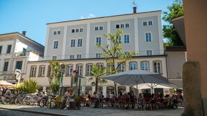 Front of property - Art Hotel (Passau)
