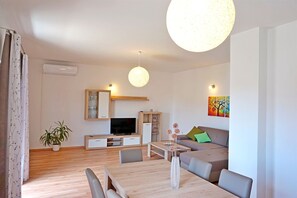 Apartment (A1) | Living room | Flat-screen TV - Apartment Summer Day (Vodice)