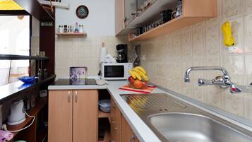 Private kitchen | Fridge, microwave, stovetop, espresso maker