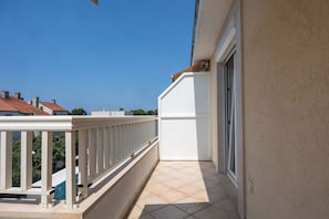 Apartment (A1) | Balkon