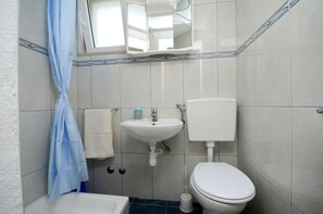 Apartment (A4) | Bathroom | Towels