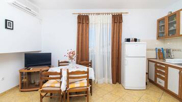 Appartement (A2) | Woonkamer