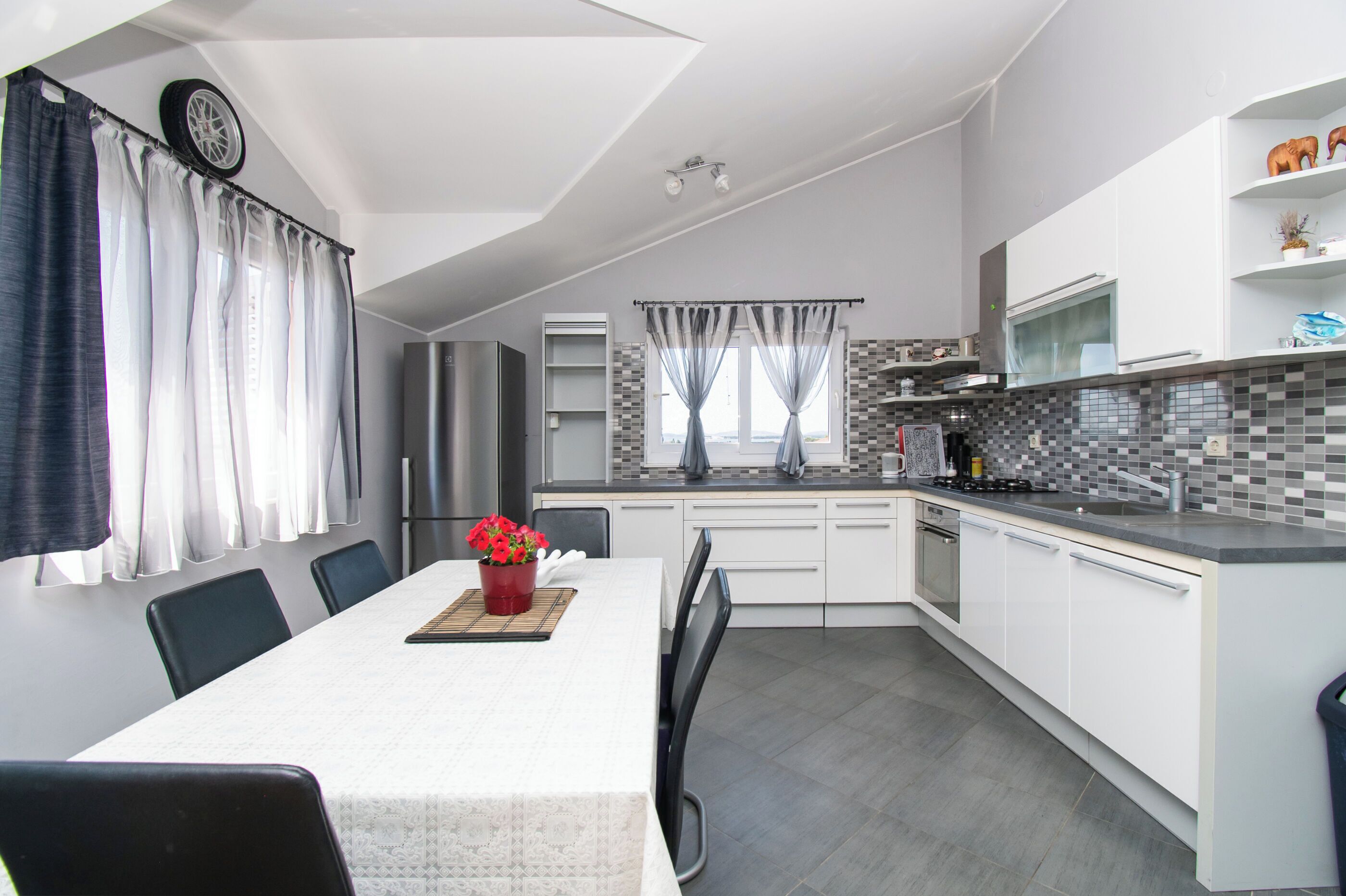 Apartment (A3) | Eigene Küche | Kühlschrank, Ofen, Kochgeschirr/Geschirr/Besteck, Gefrierschrank
