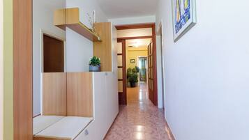 아파트 (A2) | 복도