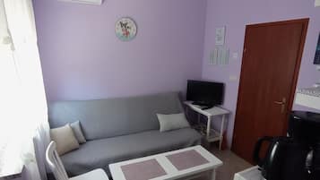 Apartment (A2) | Living room