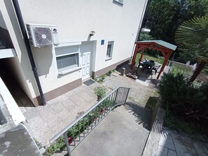 Apartment (A2) | Outdoor dining