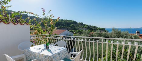 Apartment (A1) | Balkon
