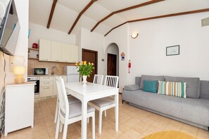 Apartment (A2) | Living room