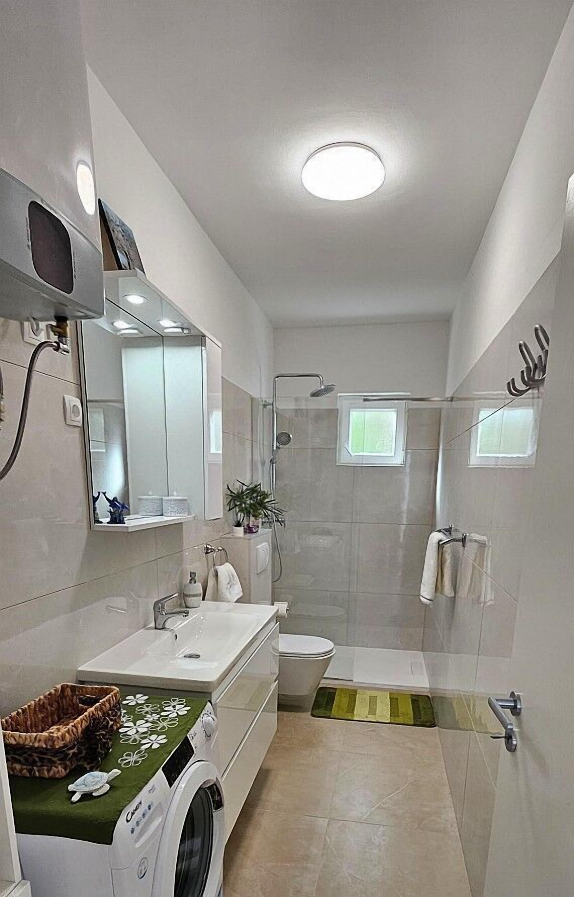 Apartment (A1) | Bathroom | Bathtub
