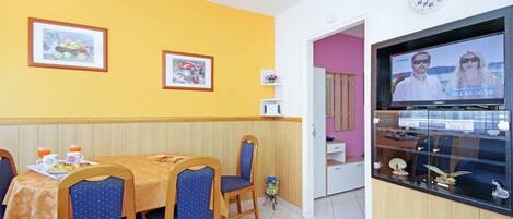 Eget kök | Kylskåp, mikrovågsugn, spishäll och diskmaskin