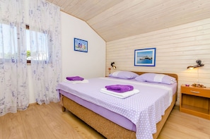 Iron/ironing board, free WiFi, bed sheets - Apartment Natasa (Okrug)