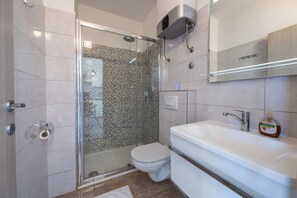 Apartment (A3) | Badezimmer