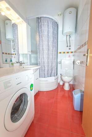 Apartment (A1) | Bathroom