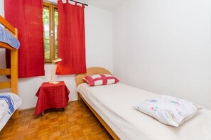 House | Iron/ironing board, free WiFi, bed sheets