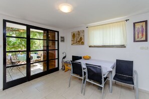 House | Dining