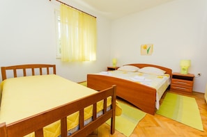3 bedrooms, iron/ironing board, free WiFi - Apartments Ivana (Trogir)