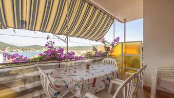 Apartment (A1) | Balkon