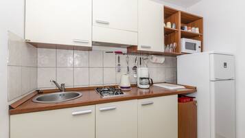 Apartment (A2) | Private kitchen