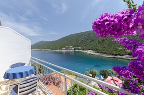 Apartment (A2) | Terrace/patio - Apartments Dinko (Jelsa)