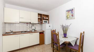 Apartment (A2) | Private kitchen