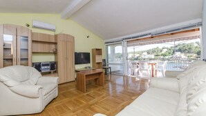Apartemen (A7) | Ruang keluarga