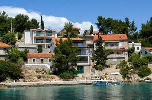 Beach - Apartments Ivo (Stari Grad)