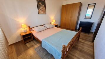 Apartment (A1) | 1 bedroom, iron/ironing board, bed sheets