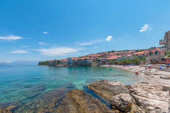 Beach nearby - Apartment Ljerka (Postira)