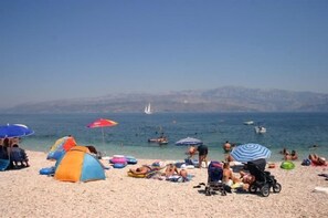 Beach - Apartments Grozdana (Postira)