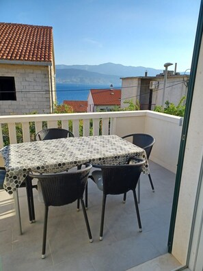 Apartment (A2) | Balkon