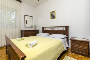 Iron/ironing board, free WiFi - House Fanita (Supetar)