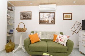 Living room | TV - House Petric (Bol)