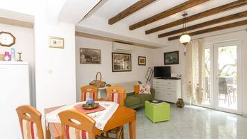 Wohnzimmer | Fernseher