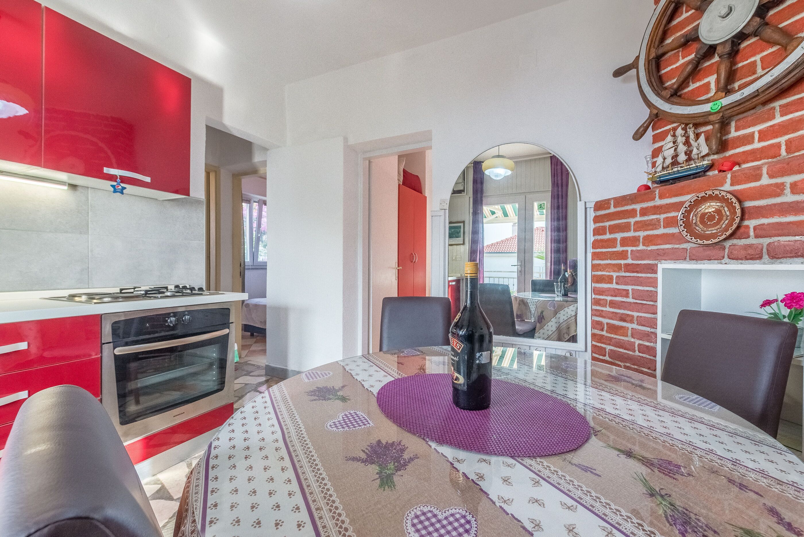 Dapur peribadi | Peti sejuk, ketuhar gelombang mikro, dapur, cerek elektrik 