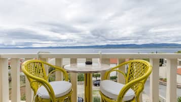 Room (S2) | Water view