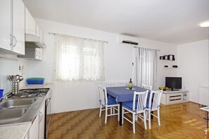 Private kitchen - Apartment Danica (Makarska)