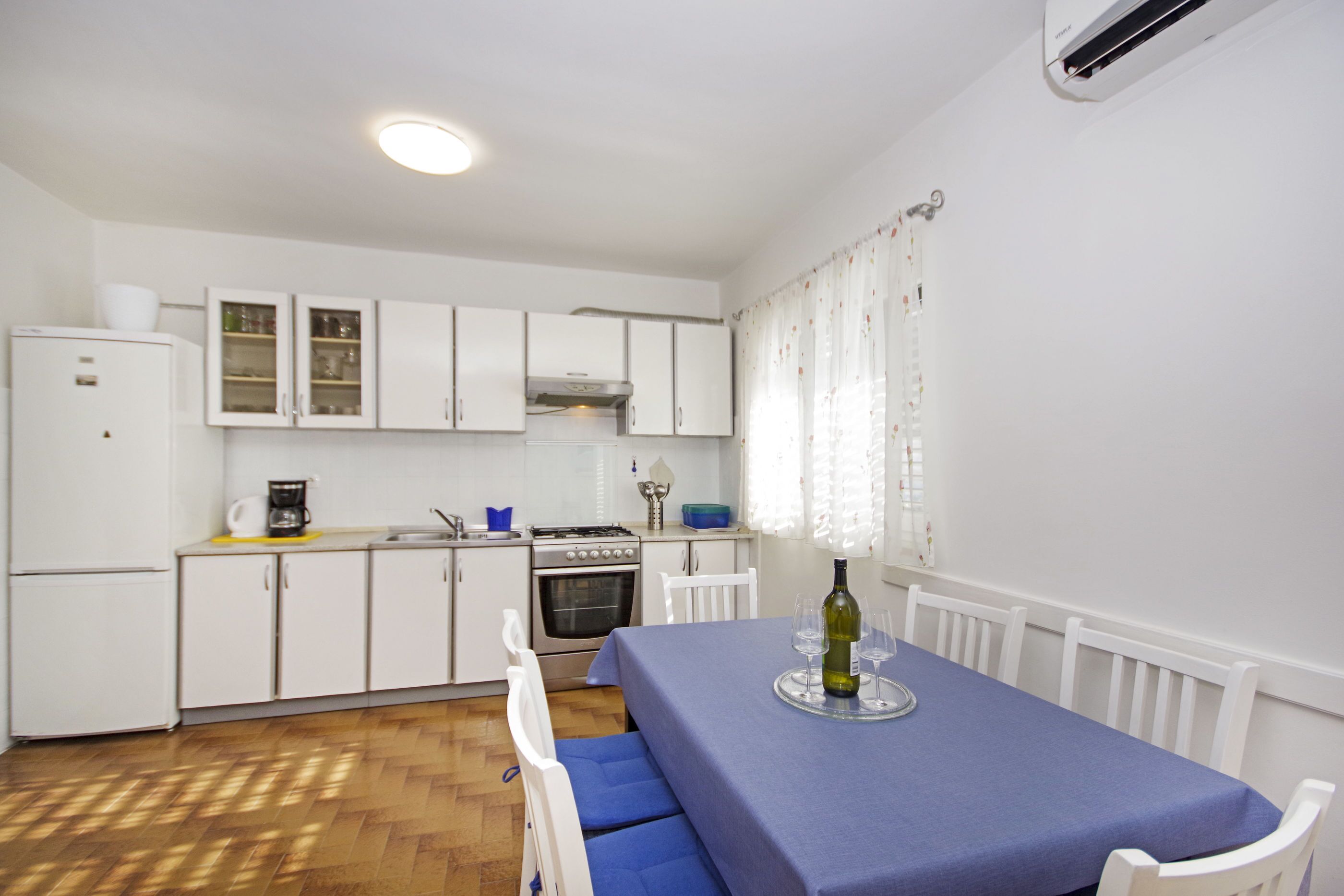 ครัวส่วนตัว | ตู้เย็น, ไมโครเวฟ, เตาประกอบอาหาร, เครื่องชงกาแฟ/ชา