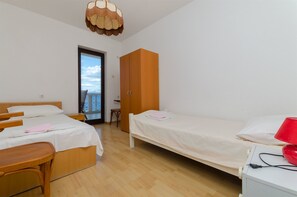 Free WiFi, bed sheets