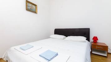 Free WiFi, bed sheets