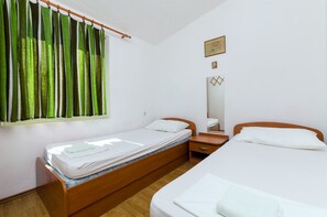 Free WiFi, bed sheets