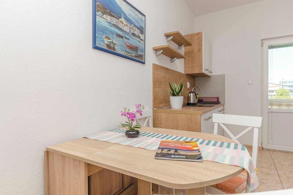 Estúdio (A2) | Cozinha privada | Geladeira, cooktop, cafeteira/chaleira