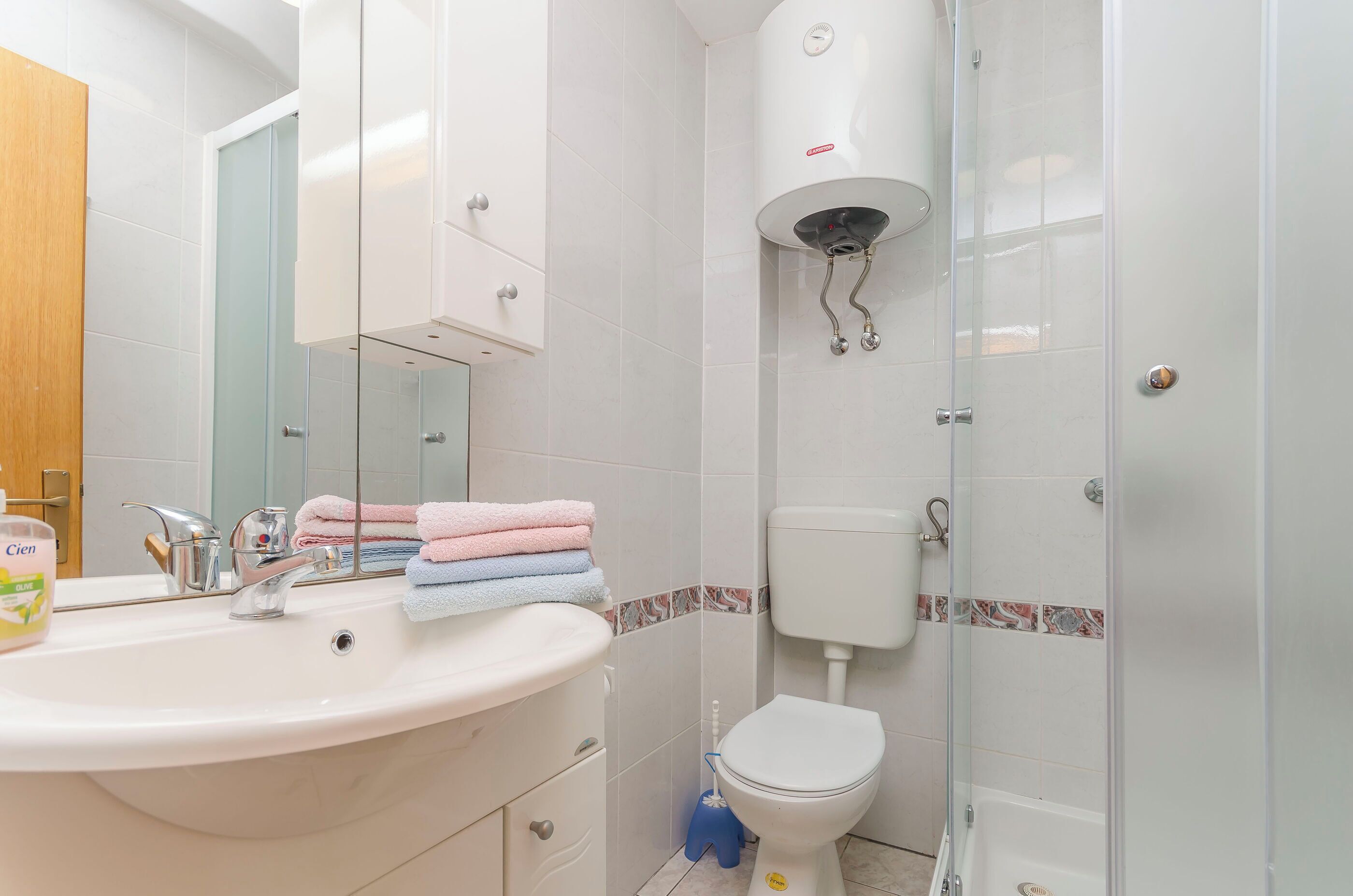 Studio (A3) | Kamar mandi